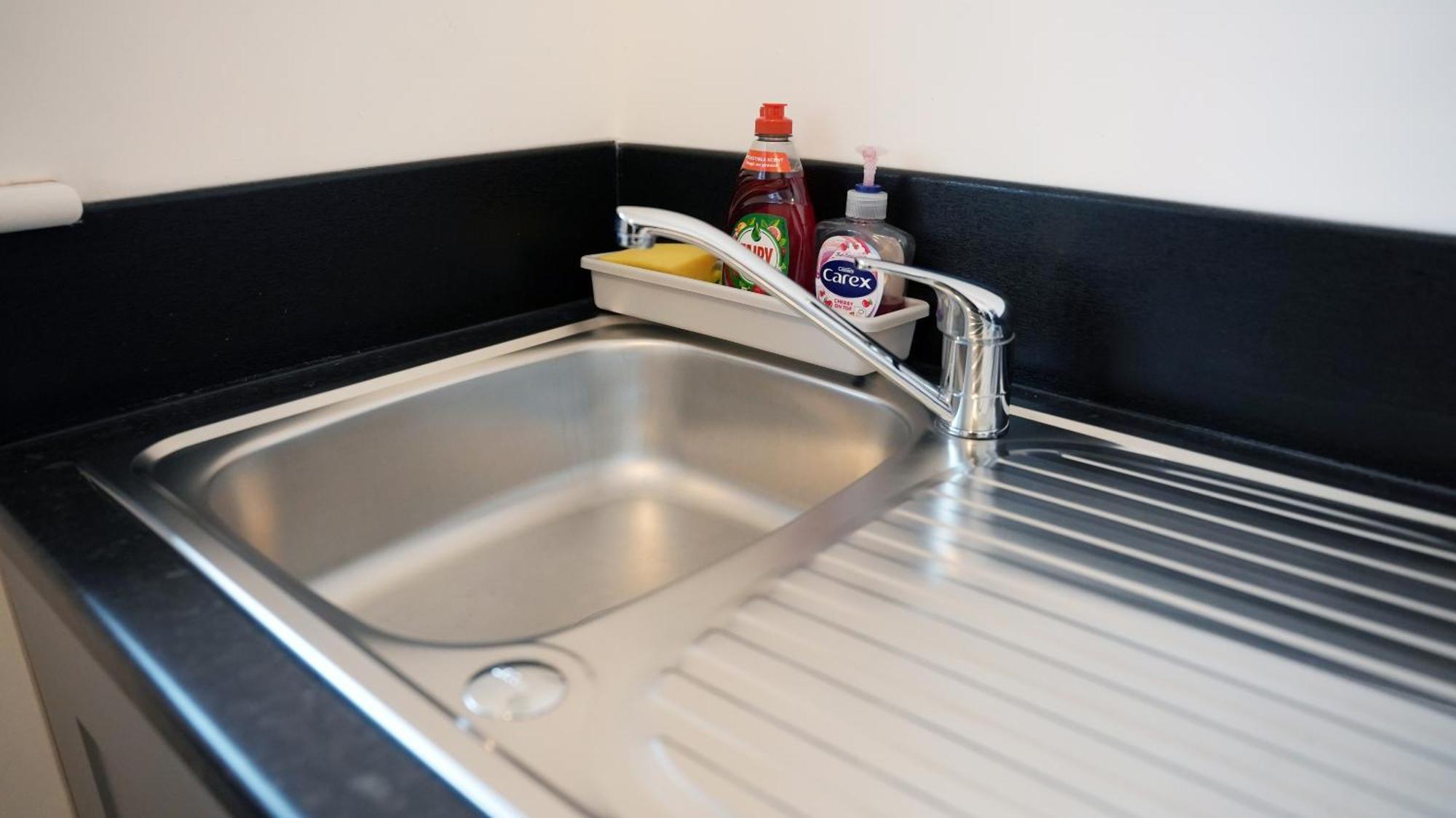 City Centre House, Parking With Ev, Free Wifi, Netflix Coventry Bagian luar foto
