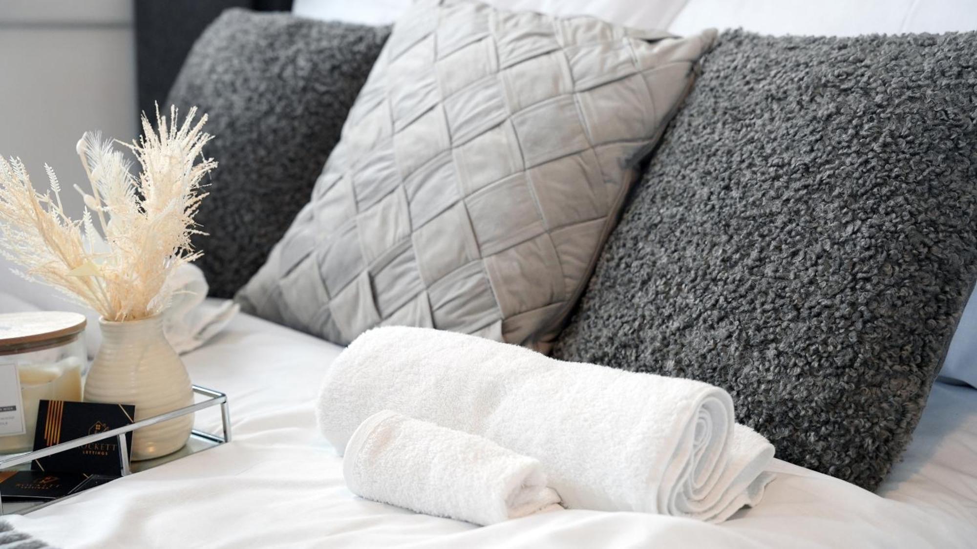 City Centre House, Parking With Ev, Free Wifi, Netflix Coventry Bagian luar foto