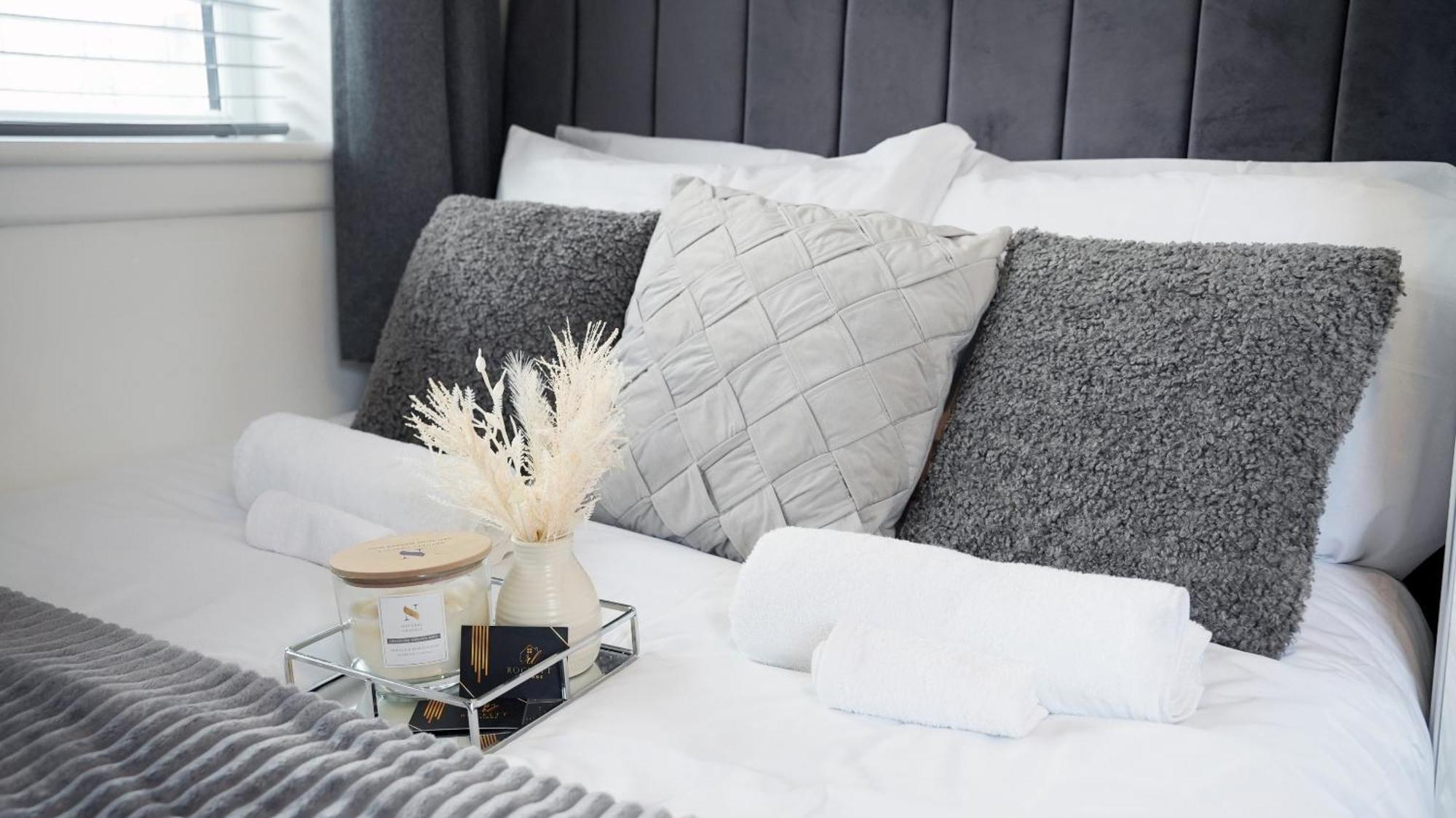 City Centre House, Parking With Ev, Free Wifi, Netflix Coventry Bagian luar foto