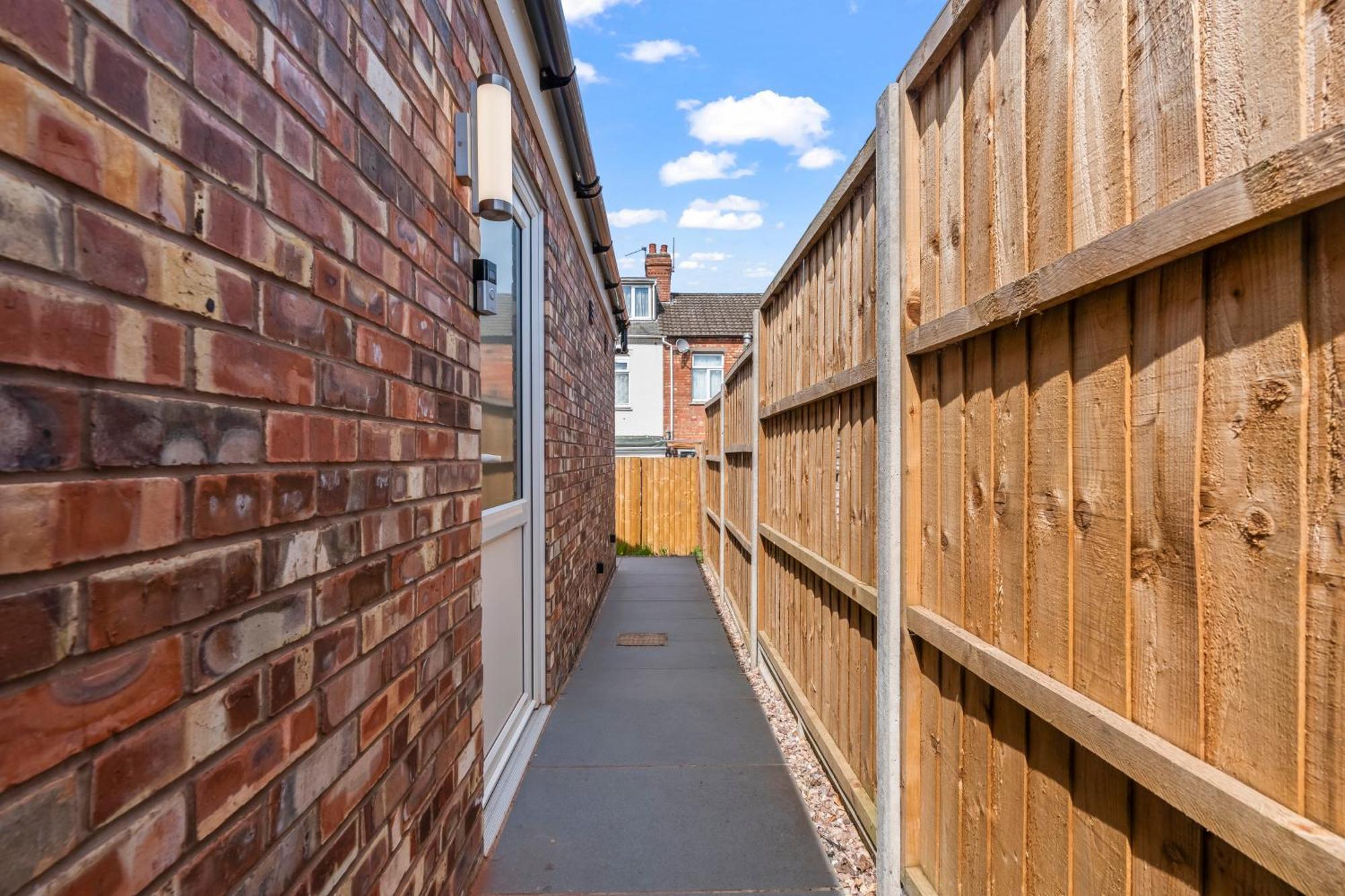 City Centre House, Parking With Ev, Free Wifi, Netflix Coventry Bagian luar foto