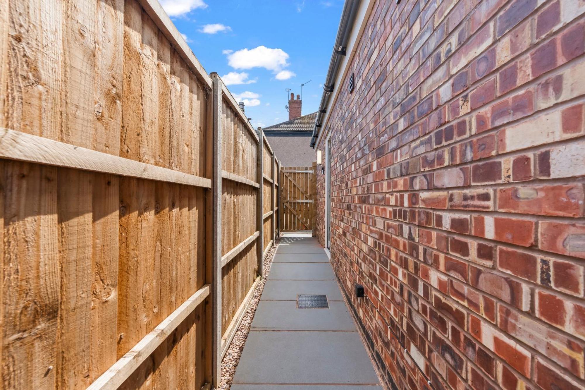 City Centre House, Parking With Ev, Free Wifi, Netflix Coventry Bagian luar foto