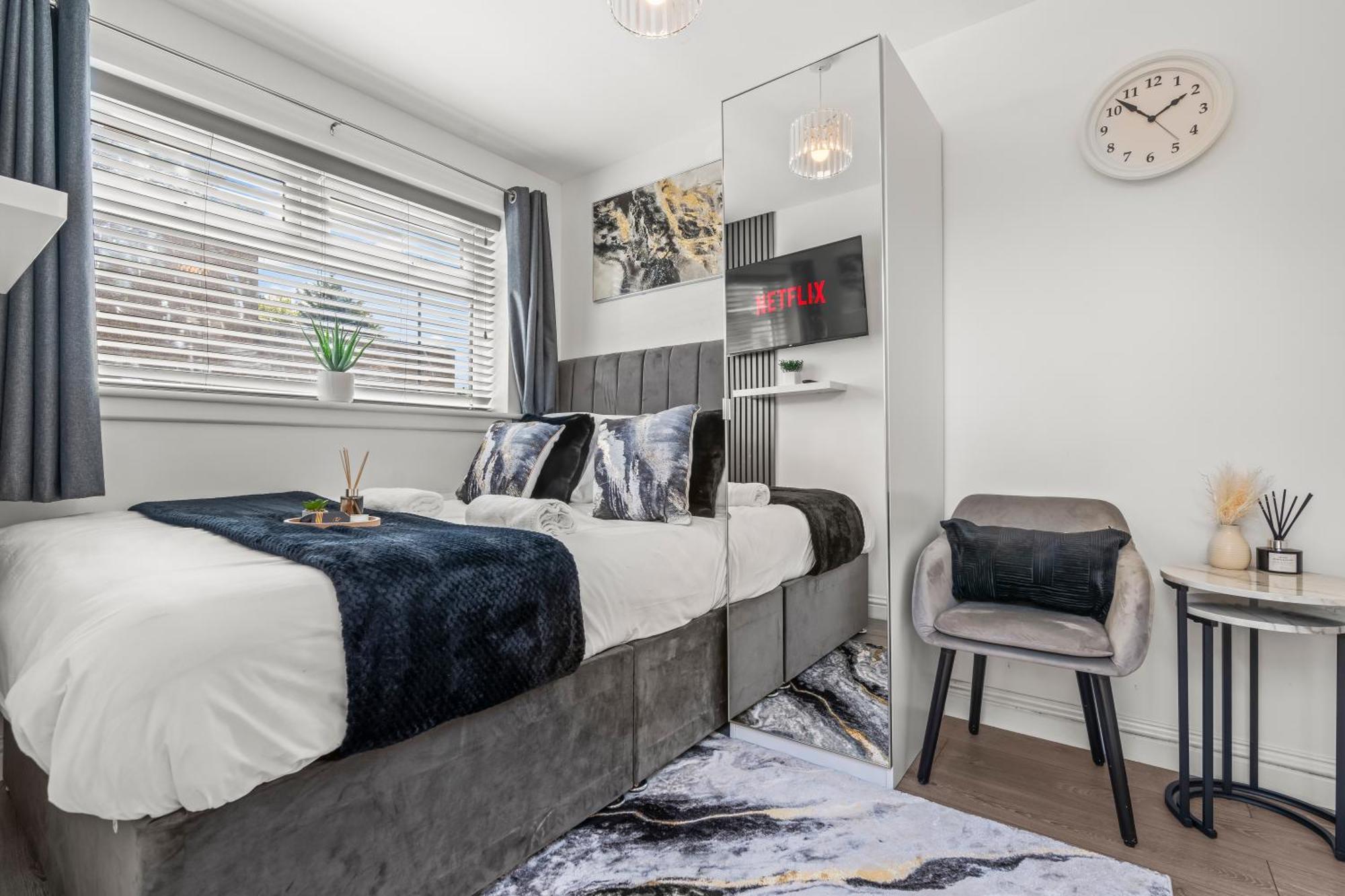 City Centre House, Parking With Ev, Free Wifi, Netflix Coventry Bagian luar foto