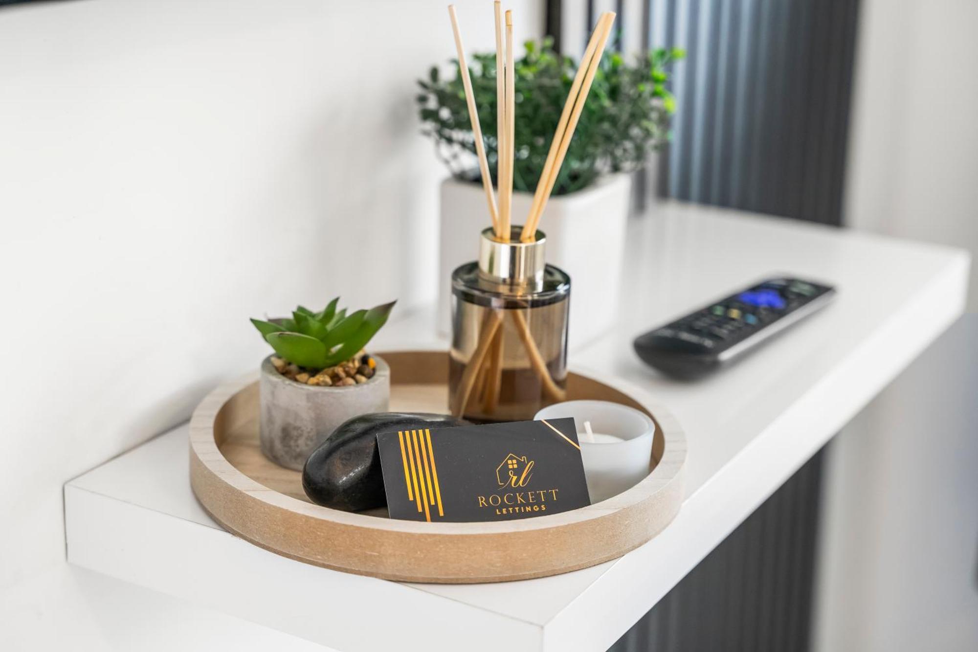 City Centre House, Parking With Ev, Free Wifi, Netflix Coventry Bagian luar foto
