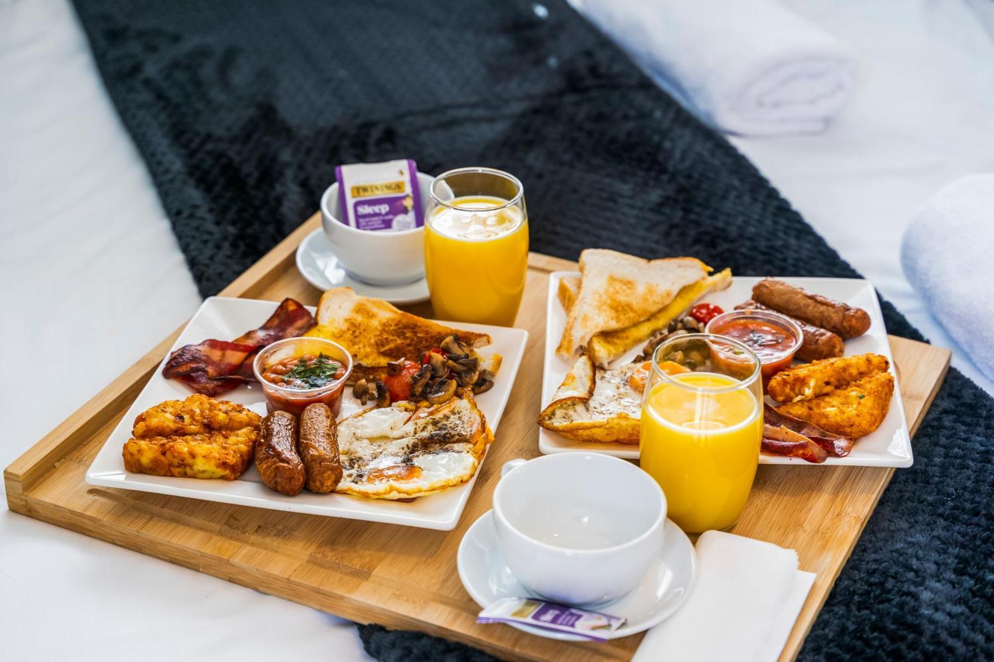 City Centre House, Parking With Ev, Free Wifi, Netflix Coventry Bagian luar foto