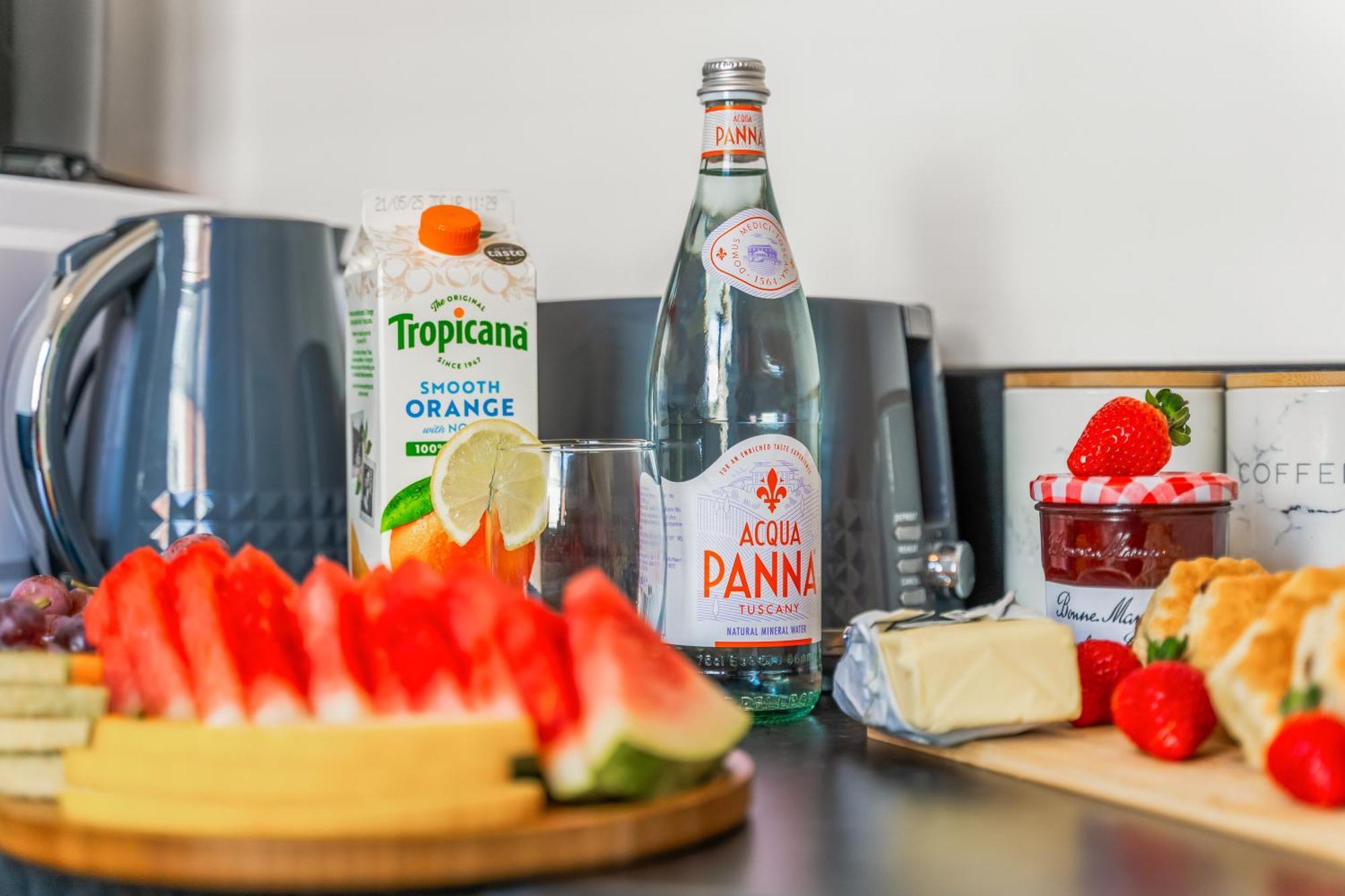 City Centre House, Parking With Ev, Free Wifi, Netflix Coventry Bagian luar foto