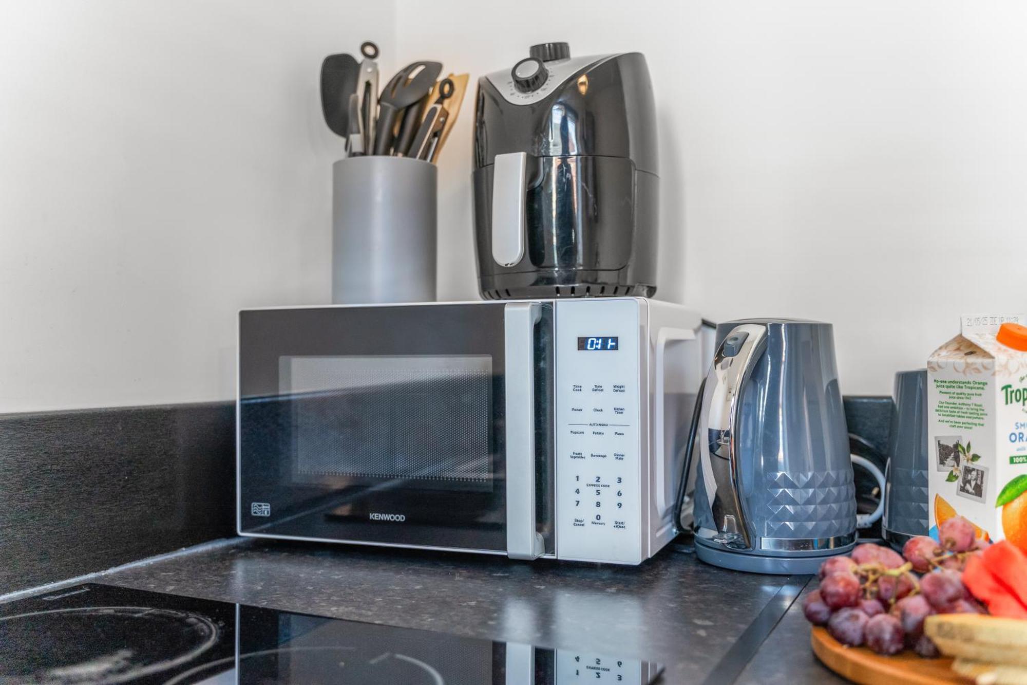 City Centre House, Parking With Ev, Free Wifi, Netflix Coventry Bagian luar foto